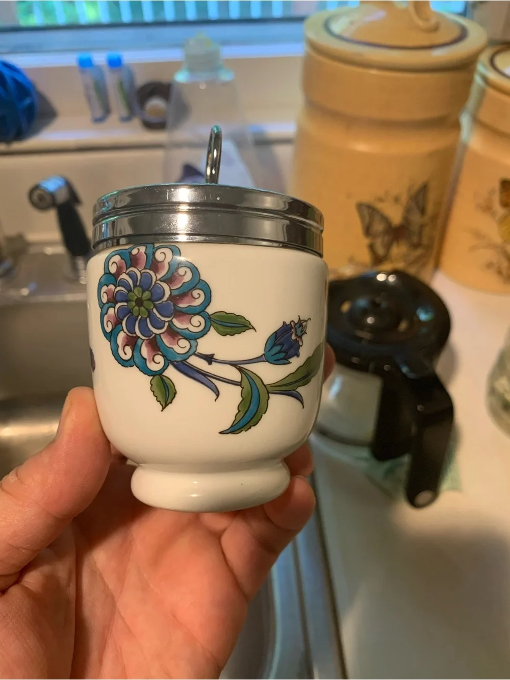 N/A porcelain egg